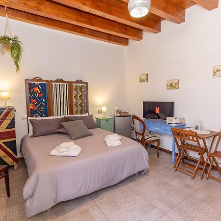 바를레타 Centro Storico Redmood House A 5 Min Dal Mare, Breakfast, Aria Condizionata, Wi-Fi E Netflix 아파트 외부 사진